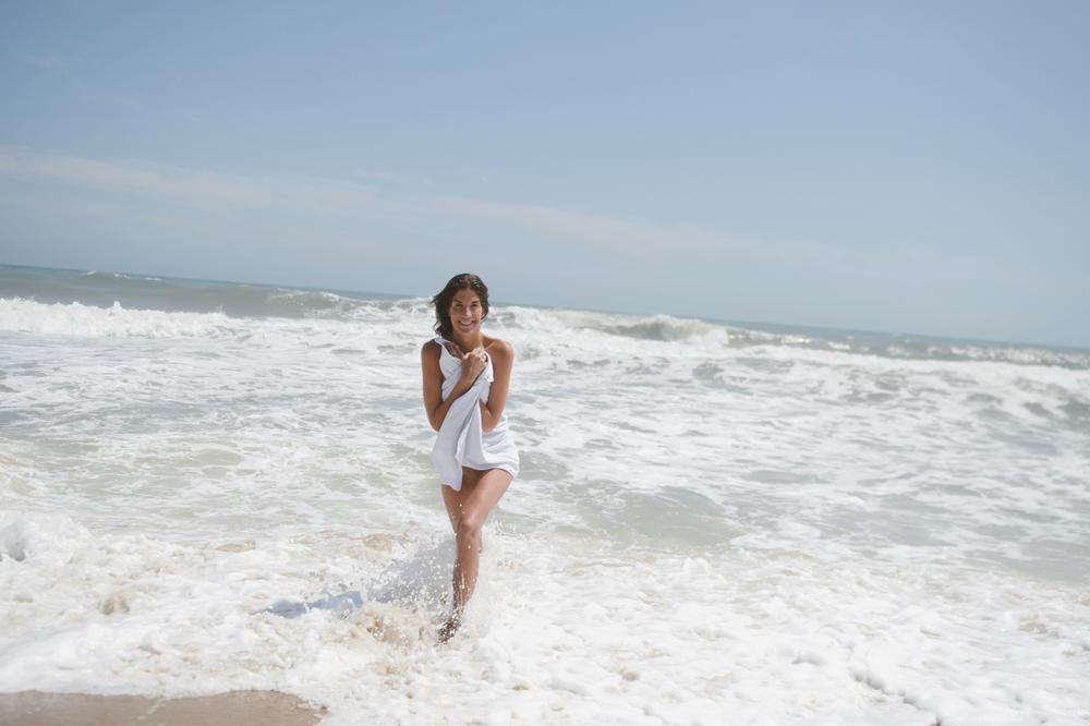 Jolie Goes to the Beach