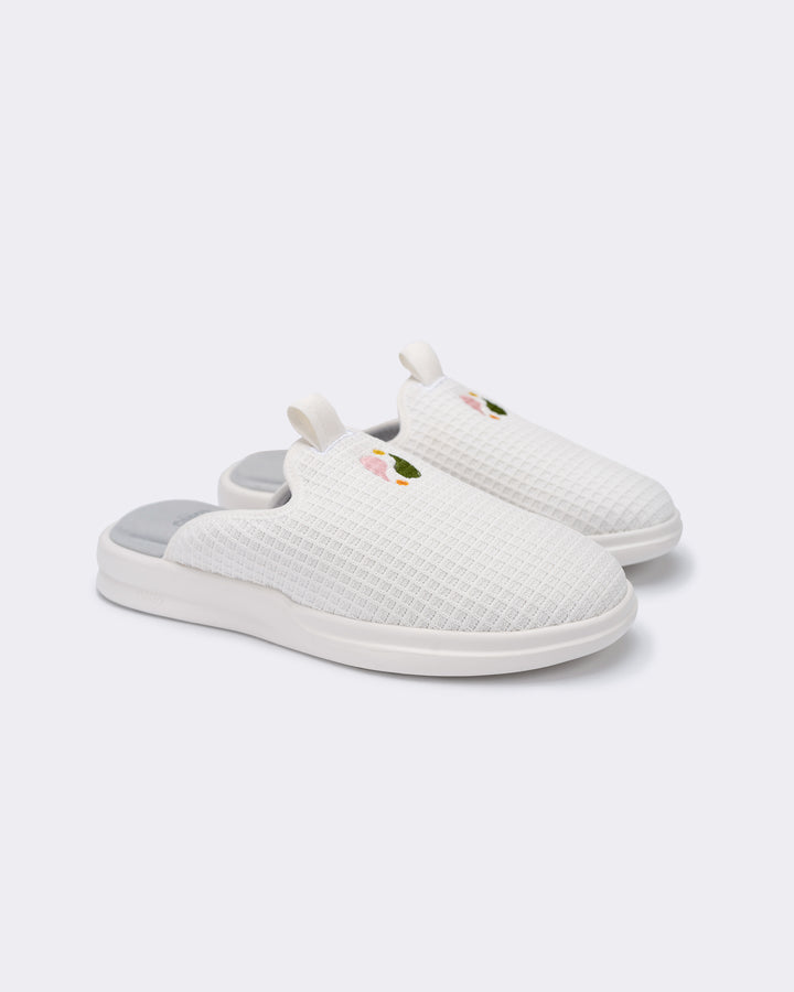 Jolie x Lusso Cloud: LIKE WALKING ON WATER Pelli Slide